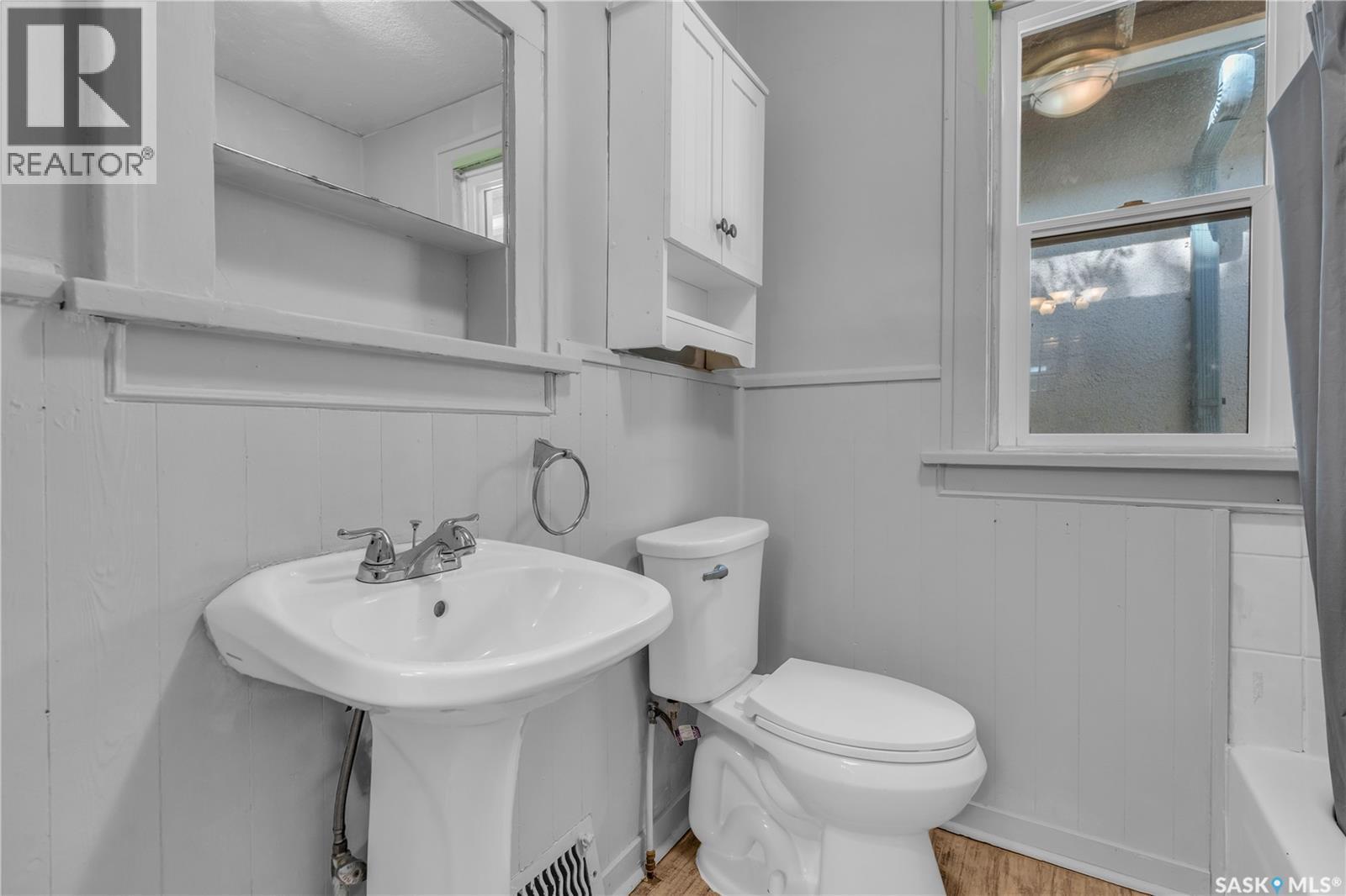 2056 Princess Street, Regina, SK - Indoor Photo Showing Bathroom