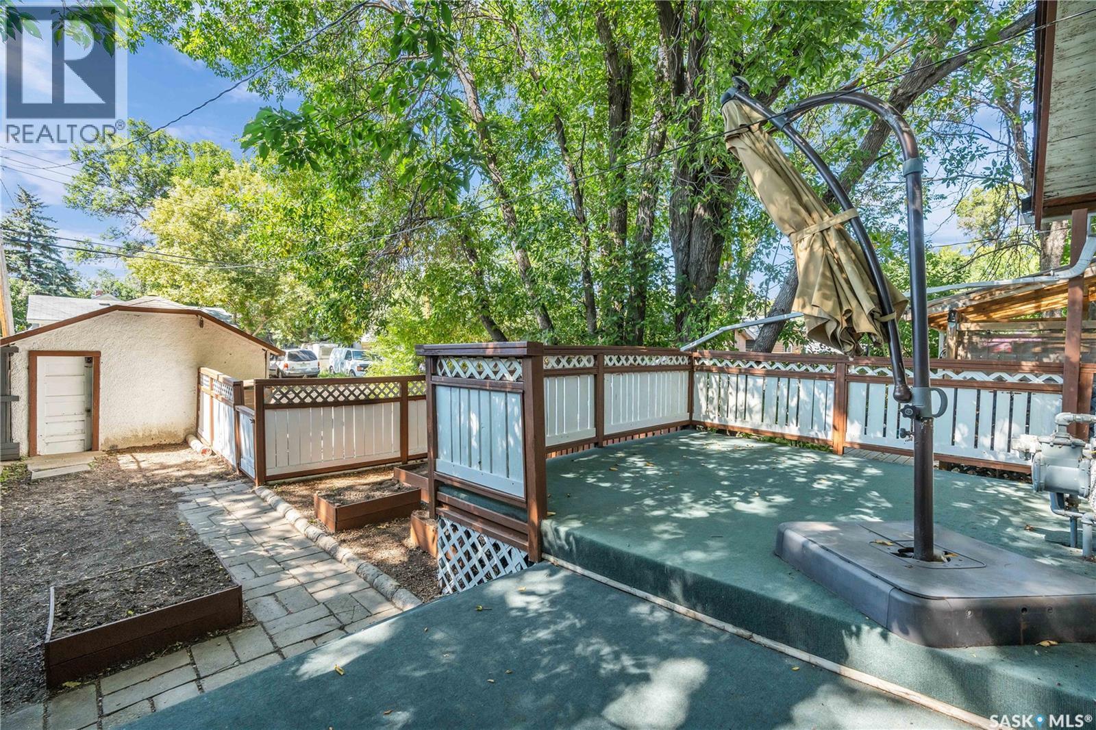 2056 Princess Street, Regina, SK - Outdoor