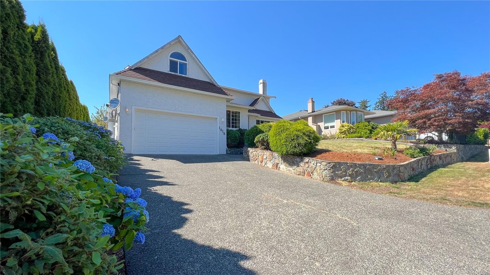 1016 Adeline Pl, Saanich, BC