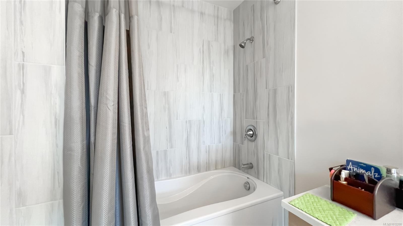 1016 Adeline Pl, Saanich, BC