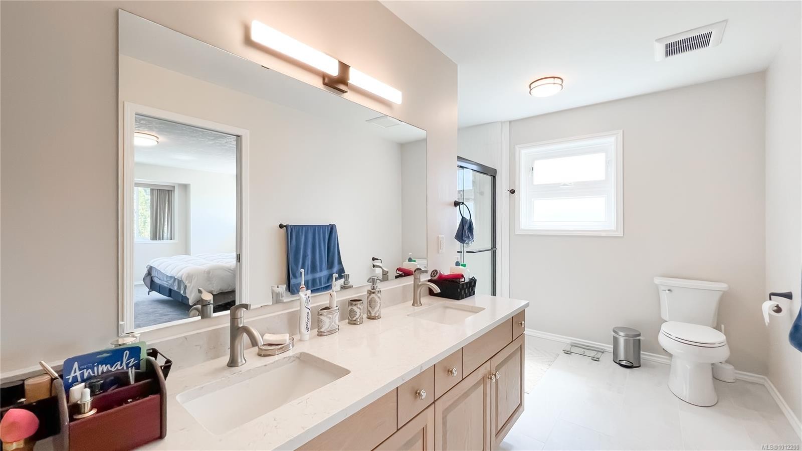 1016 Adeline Pl, Saanich, BC