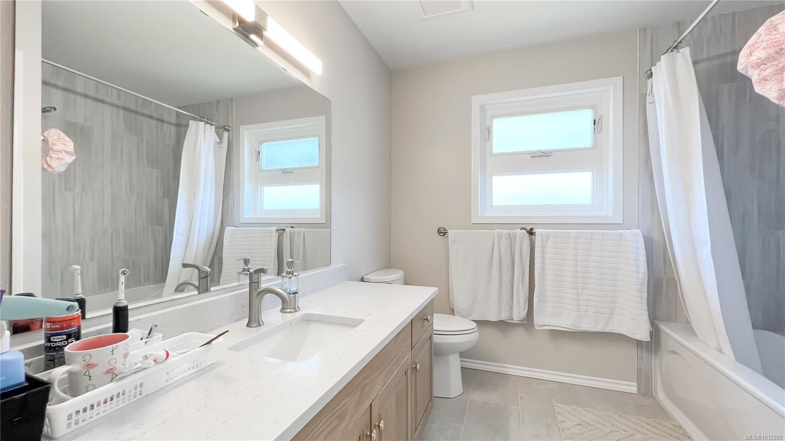 1016 Adeline Pl, Saanich, BC