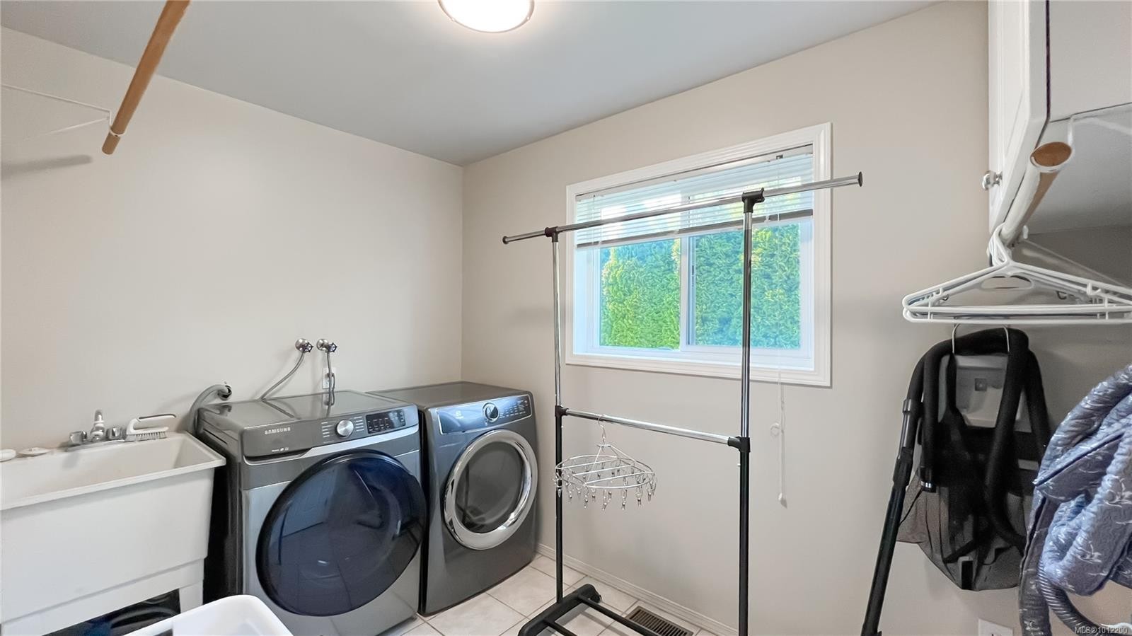 1016 Adeline Pl, Saanich, BC