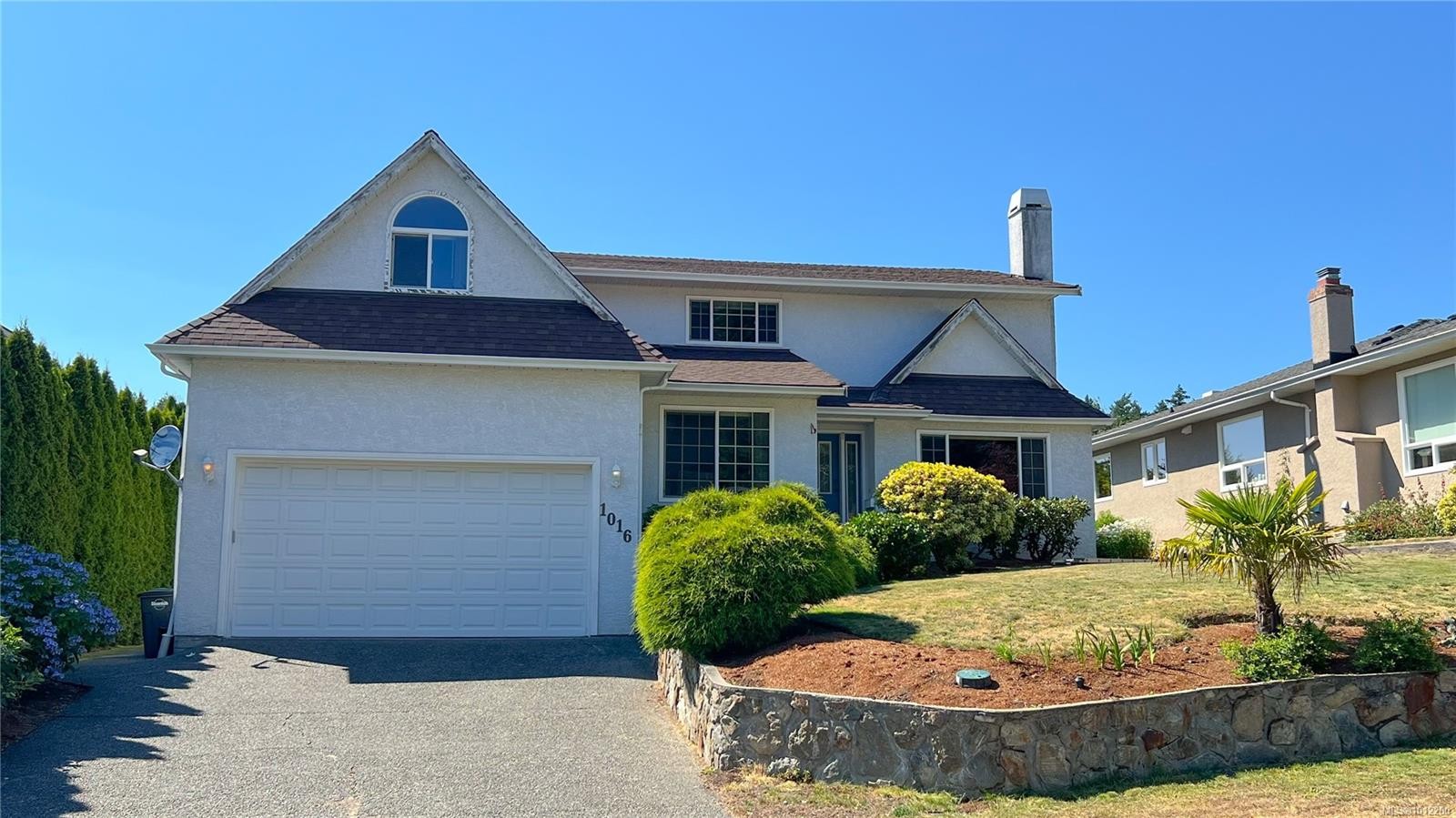 1016 Adeline Pl, Saanich, BC