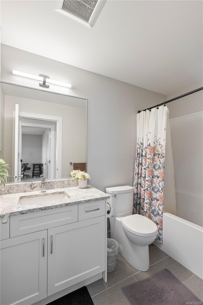 2768 Celestial Crt, Langford, BC - Indoor Photo Showing Bathroom