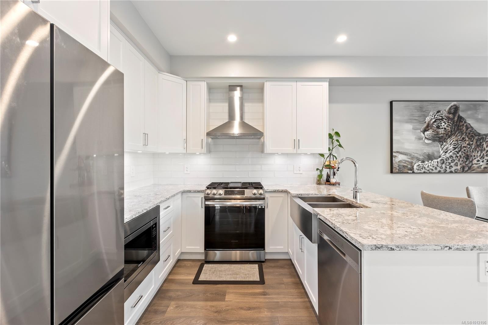 2768 Celestial Crt, Langford, BC - Indoor Photo Showing Kitchen With Double Sink With Upgraded Kitchen
