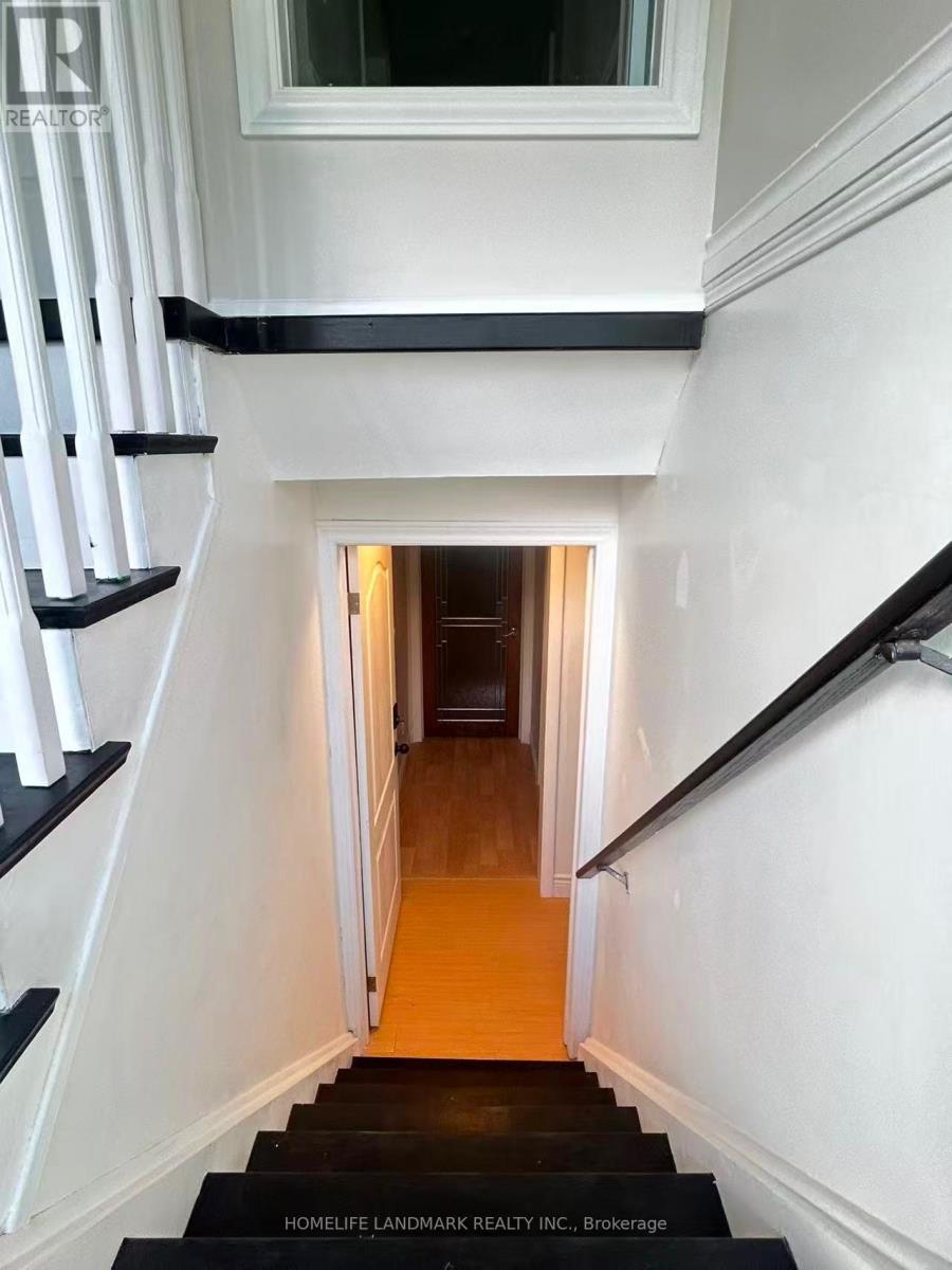 2749 Truscott Drive, Mississauga, ON - Indoor Photo Showing Other Room