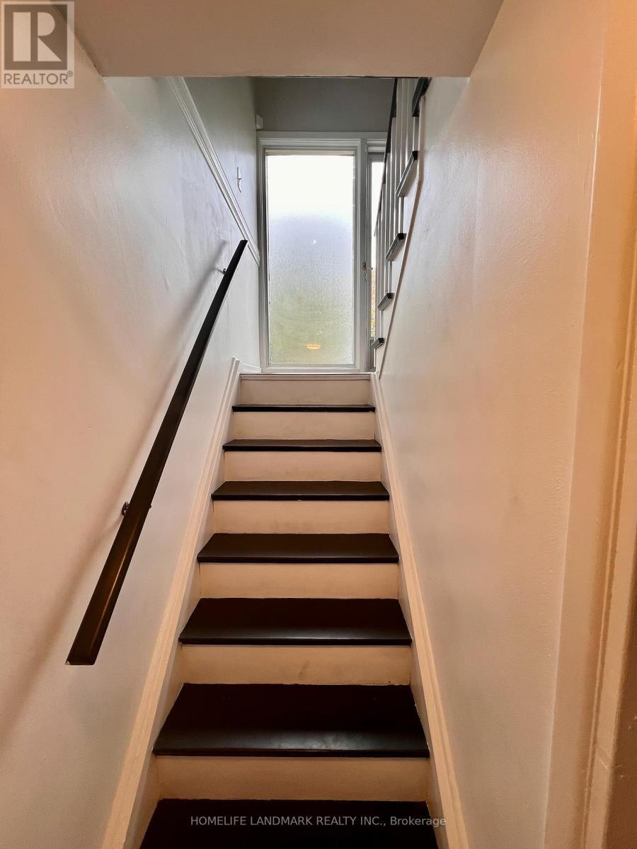 2749 Truscott Drive, Mississauga, ON - Indoor Photo Showing Other Room