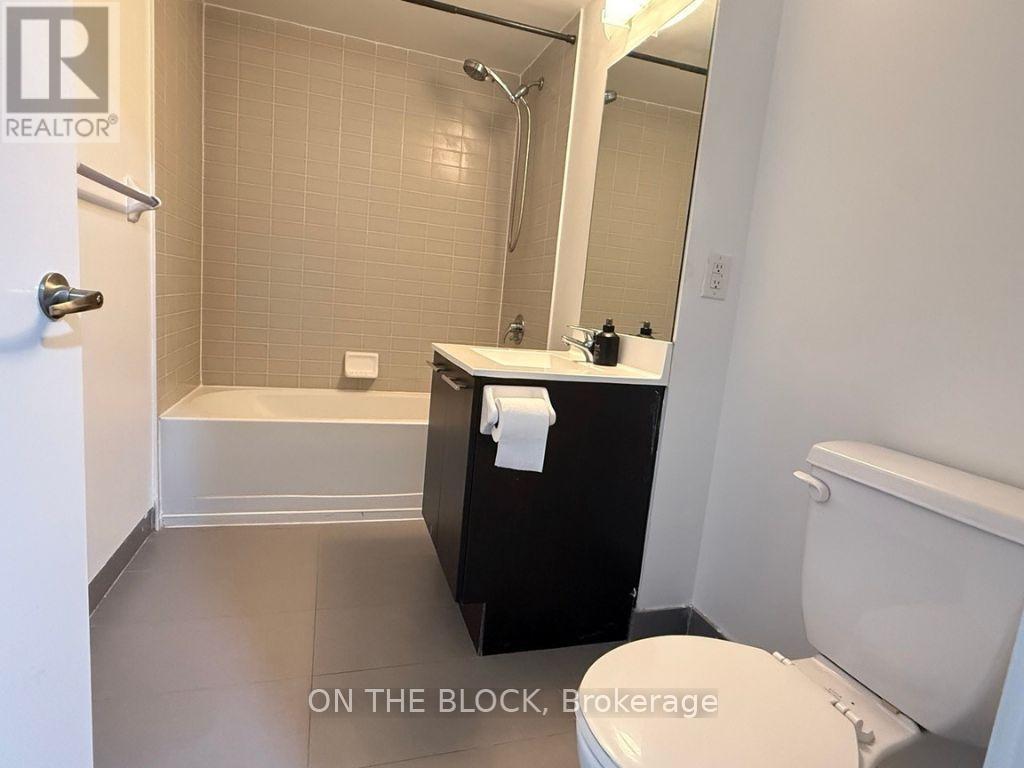 Ensuite Bath - 302 - 38 Joe Shuster Way, Toronto, ON - Indoor Photo Showing Bathroom