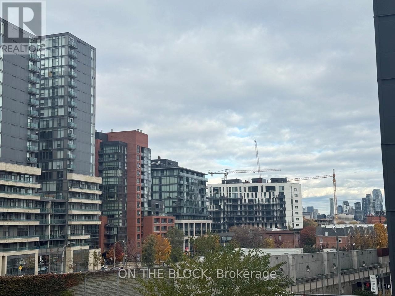 302 - 38 Joe Shuster Way, Toronto, ON - Outdoor