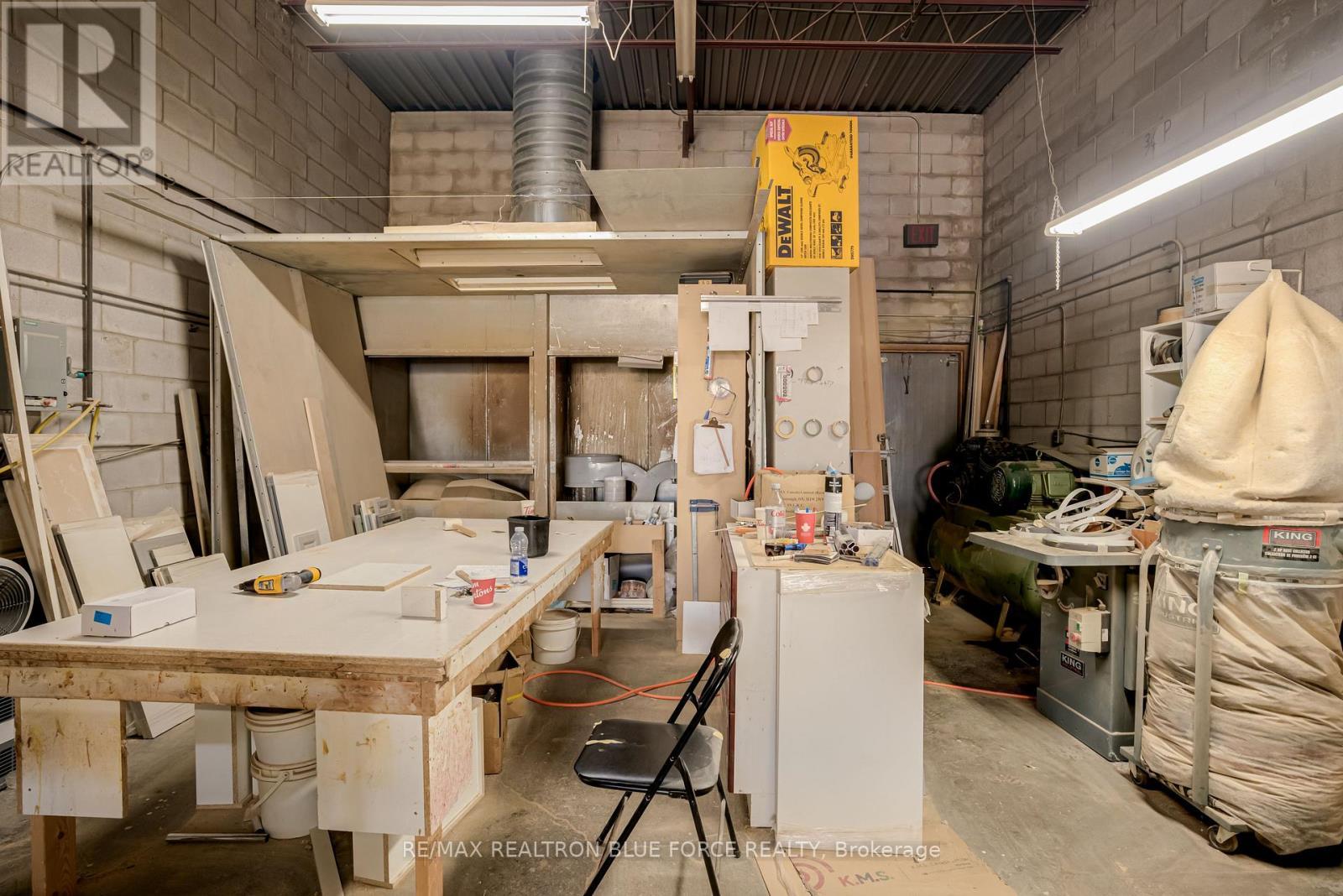 8 - 170 Finchdene Square, Toronto, ON