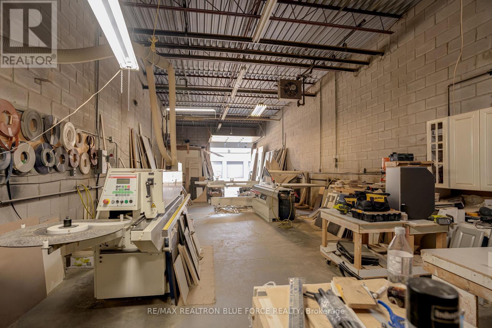 8 - 170 Finchdene Square, Toronto, ON