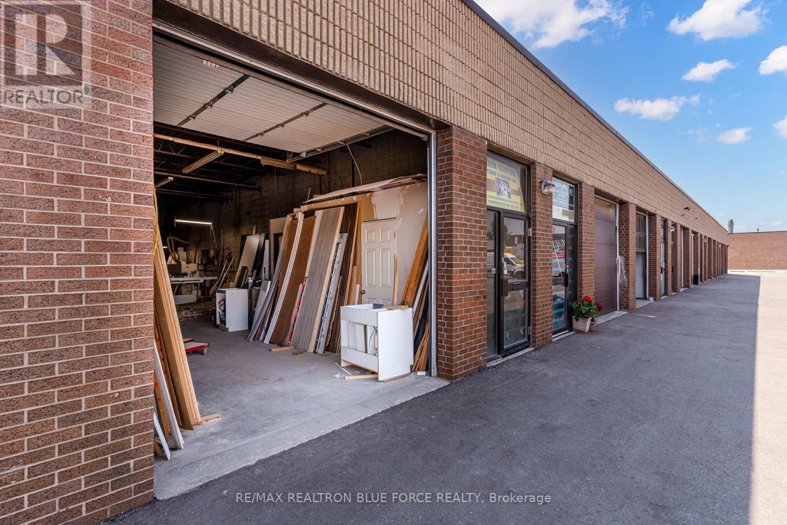 8 - 170 Finchdene Square, Toronto, ON