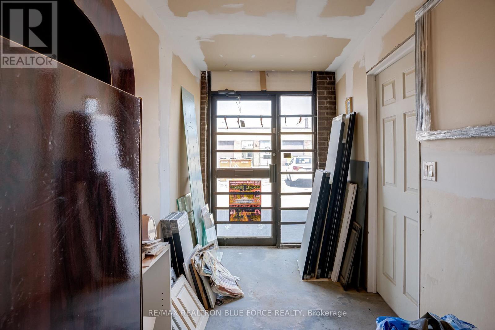 8 - 170 Finchdene Square, Toronto, ON