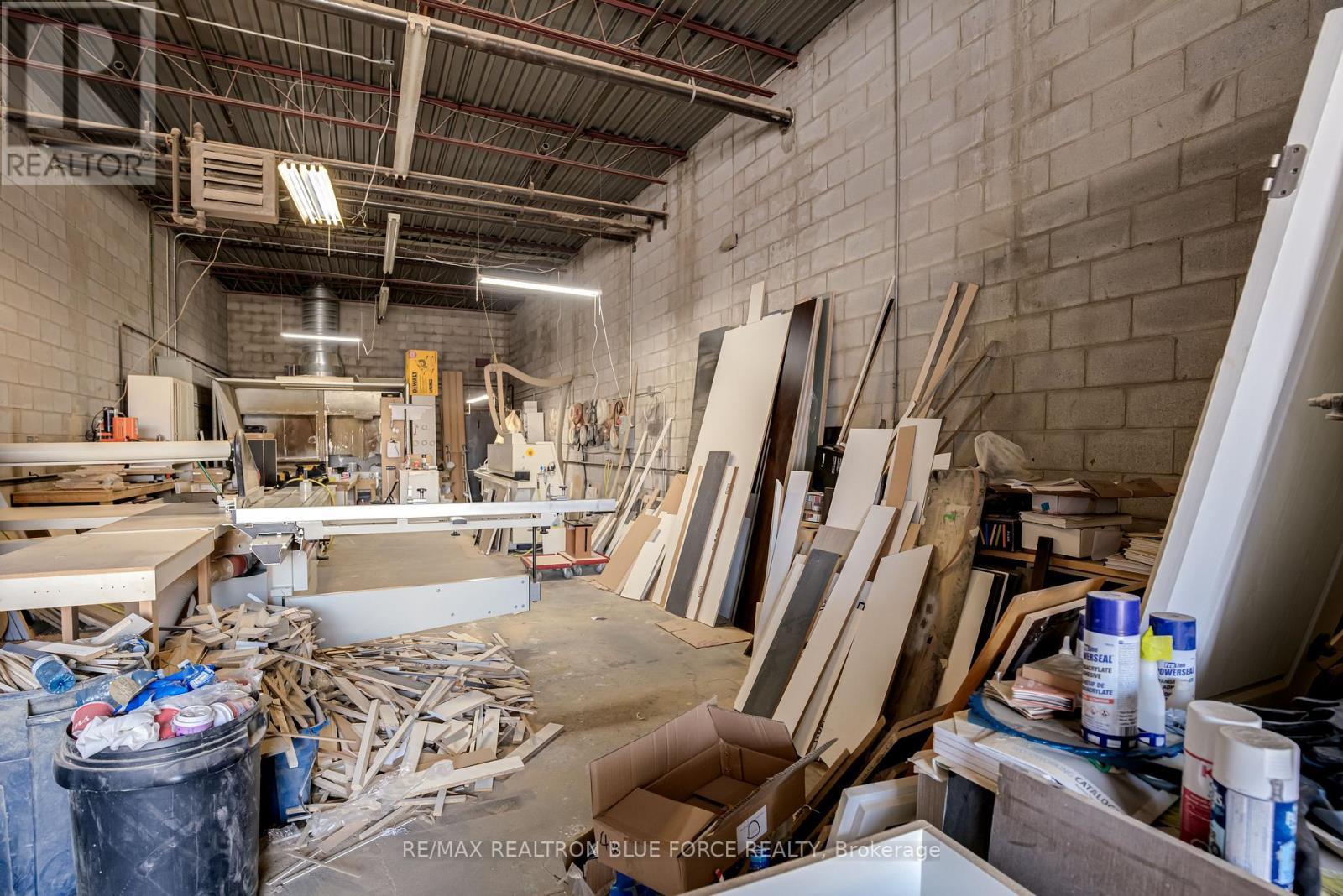 8 - 170 Finchdene Square, Toronto, ON