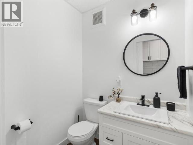 212 Neecheah Street, Whitehorse, YT - Indoor Photo Showing Bathroom