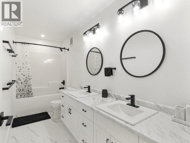 212 Neecheah Street, Whitehorse, YT - Indoor Photo Showing Bathroom