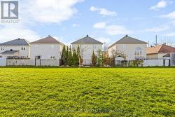 Backing directly onto Walkley-Albion Park -