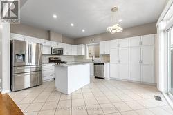 Large chef's kitchen w/ new granite countertops -