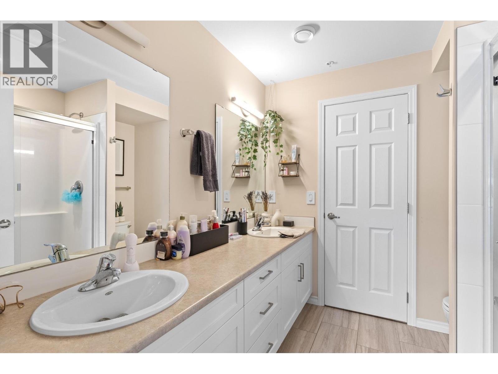 Ensuite - 3362 Skaha Lake Road Unit# 307, Penticton, BC - Indoor Photo Showing Bathroom