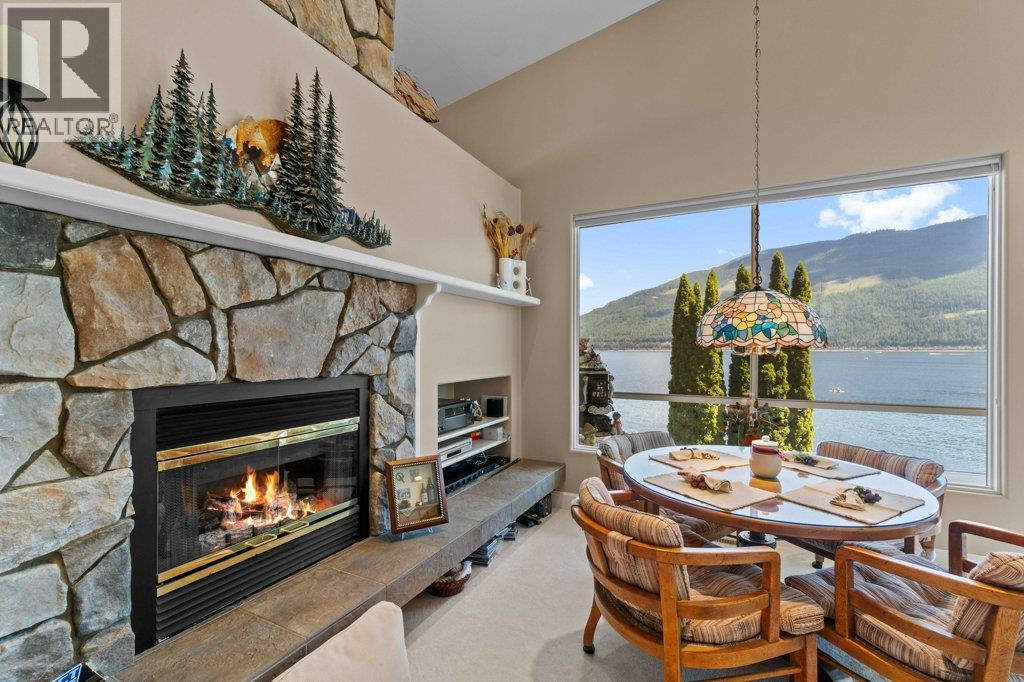 4842 Sunnybrae Canoe Point Road, Tappen, BC - Indoor Photo Showing Other Room With Fireplace
