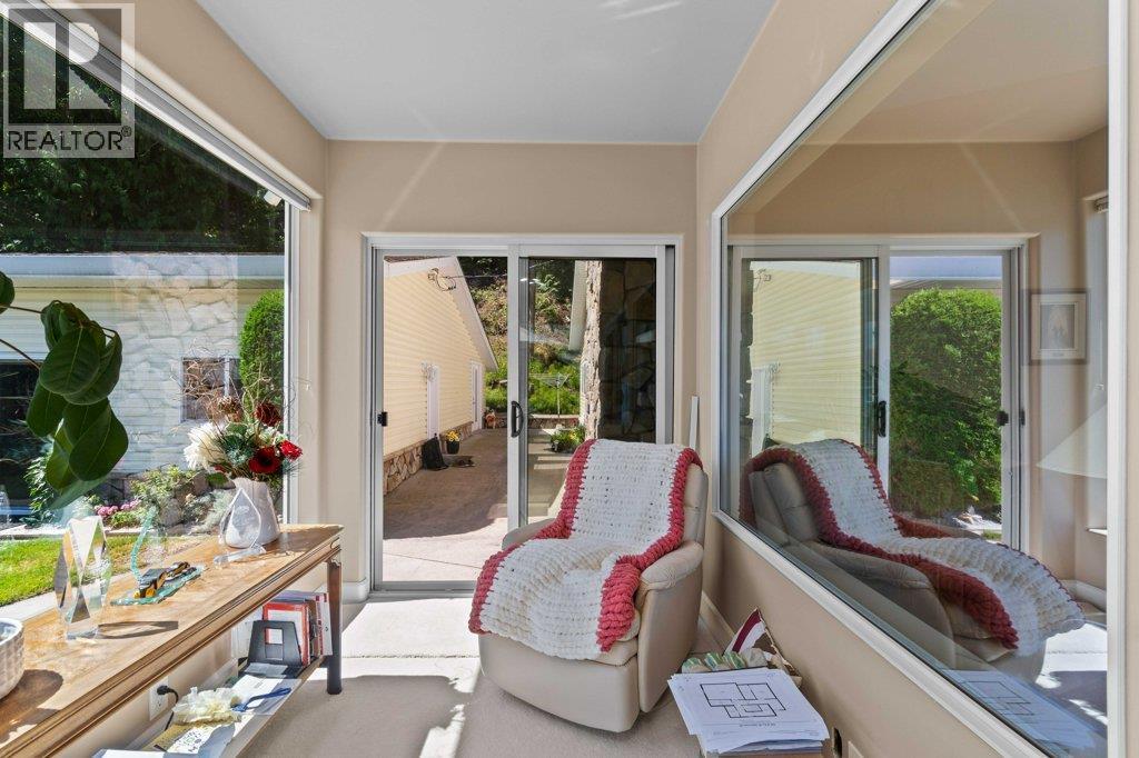 4842 Sunnybrae Canoe Point Road, Tappen, BC -