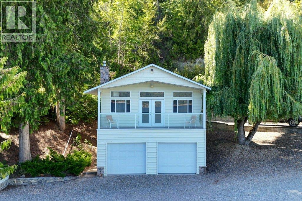 4842 Sunnybrae Canoe Point Road, Tappen, BC - Outdoor