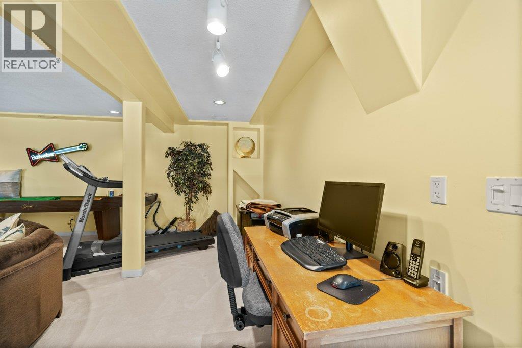 4842 Sunnybrae Canoe Point Road, Tappen, BC - Indoor Photo Showing Office