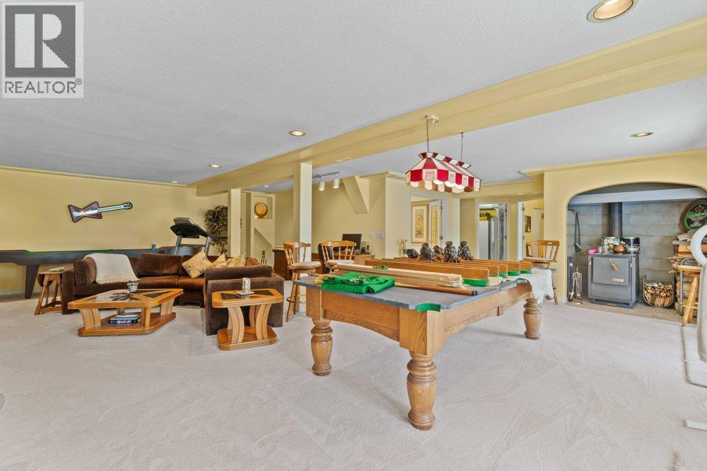 4842 Sunnybrae Canoe Point Road, Tappen, BC - Indoor Photo Showing Other Room