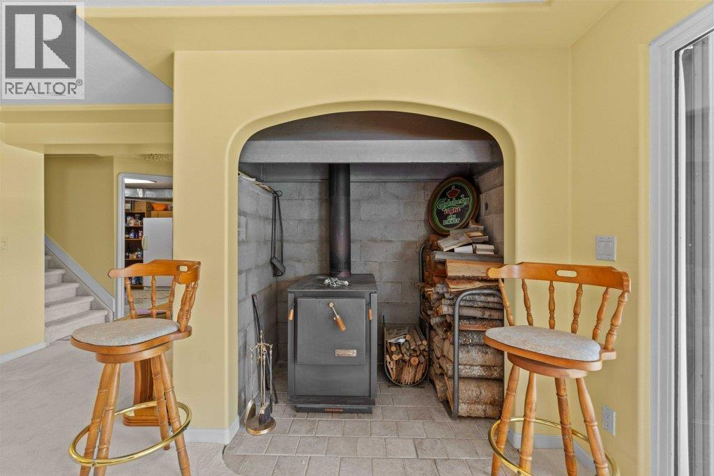 4842 Sunnybrae Canoe Point Road, Tappen, BC - Indoor Photo Showing Other Room