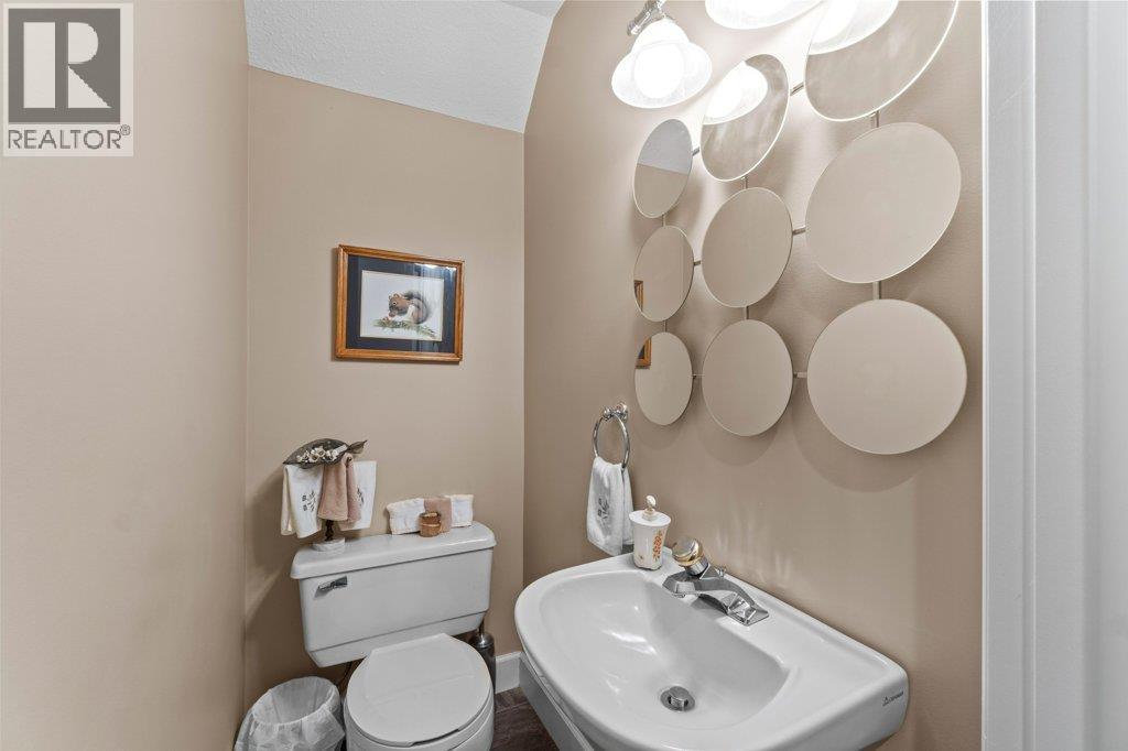 4842 Sunnybrae Canoe Point Road, Tappen, BC - Indoor Photo Showing Bathroom