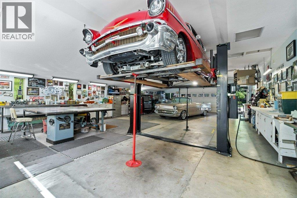 4842 Sunnybrae Canoe Point Road, Tappen, BC - Indoor