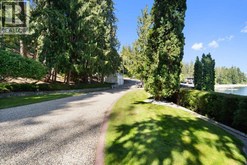4842 Sunnybrae Canoe Point Road, Tappen, BC - Outdoor