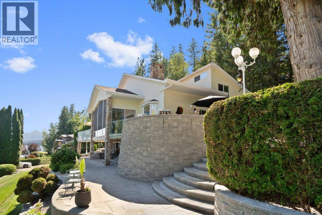 4842 Sunnybrae Canoe Point Road, Tappen, BC - Outdoor