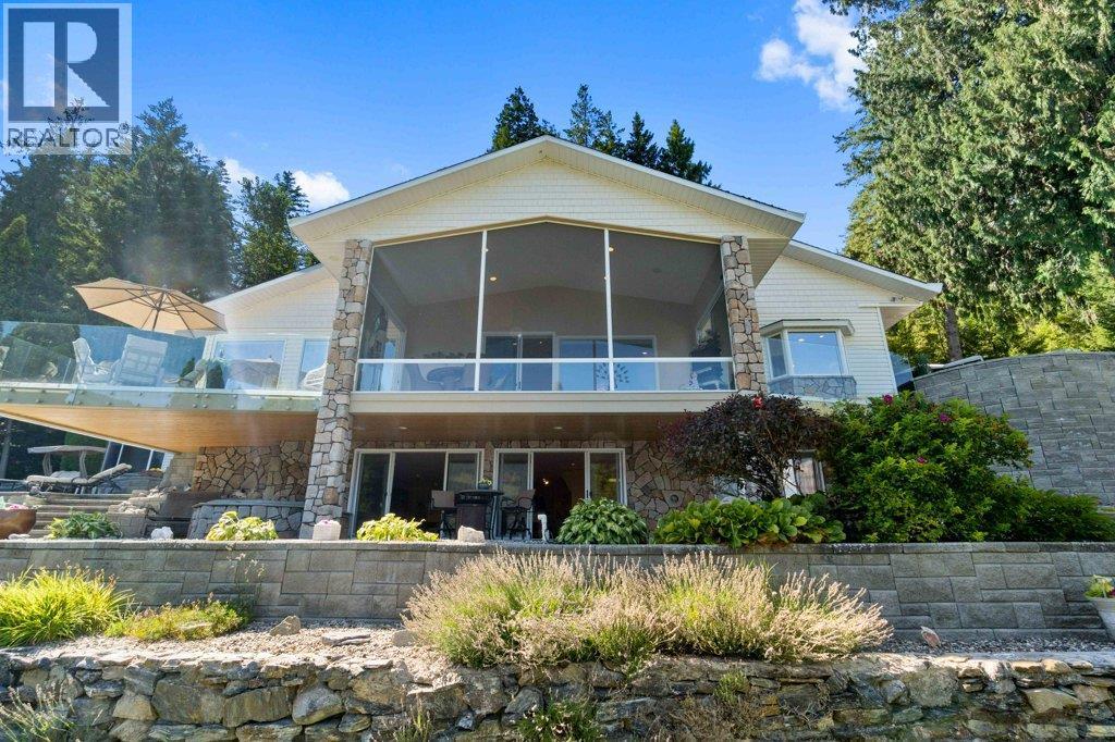 4842 Sunnybrae Canoe Point Road, Tappen, BC - Outdoor