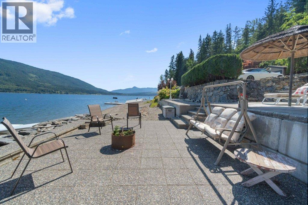 4842 Sunnybrae Canoe Point Road, Tappen, BC - Outdoor With Body Of Water