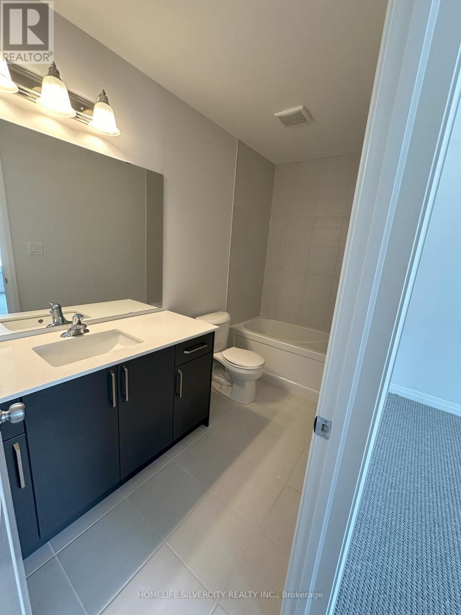 71 - 155 Equestrian Way, Cambridge, ON - Indoor Photo Showing Bathroom