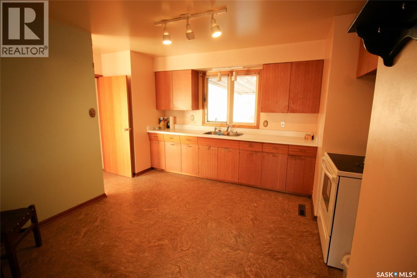 175 6Th Avenue W, Shaunavon, SK