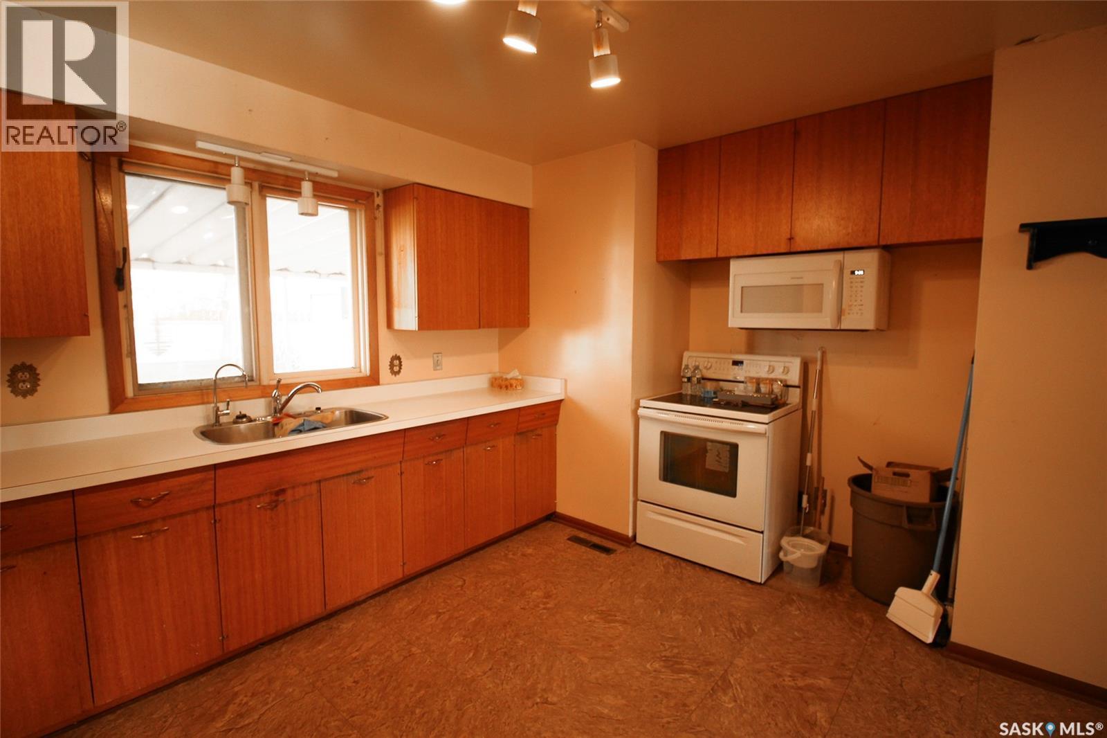 175 6Th Avenue W, Shaunavon, SK