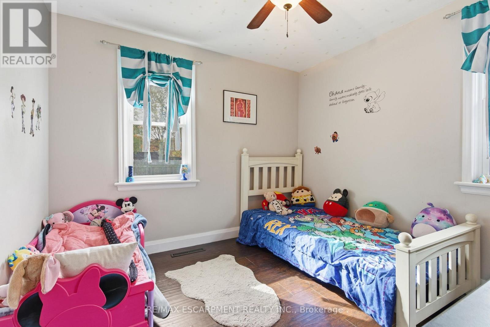 58 Seven Oaks Drive, Hamilton, ON - Indoor Photo Showing Bedroom