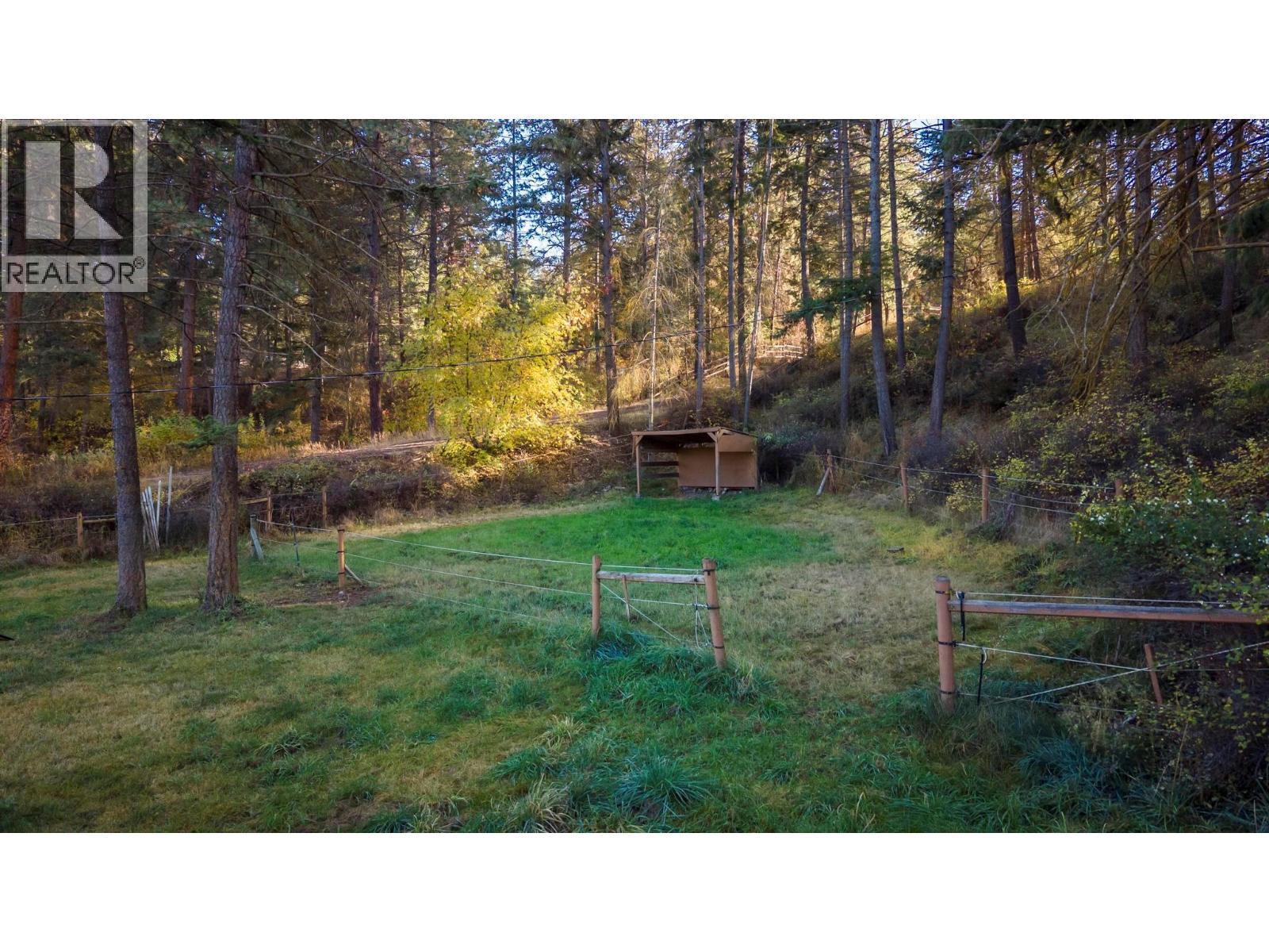 4019 Miller Road, Kelowna, BC - Outdoor