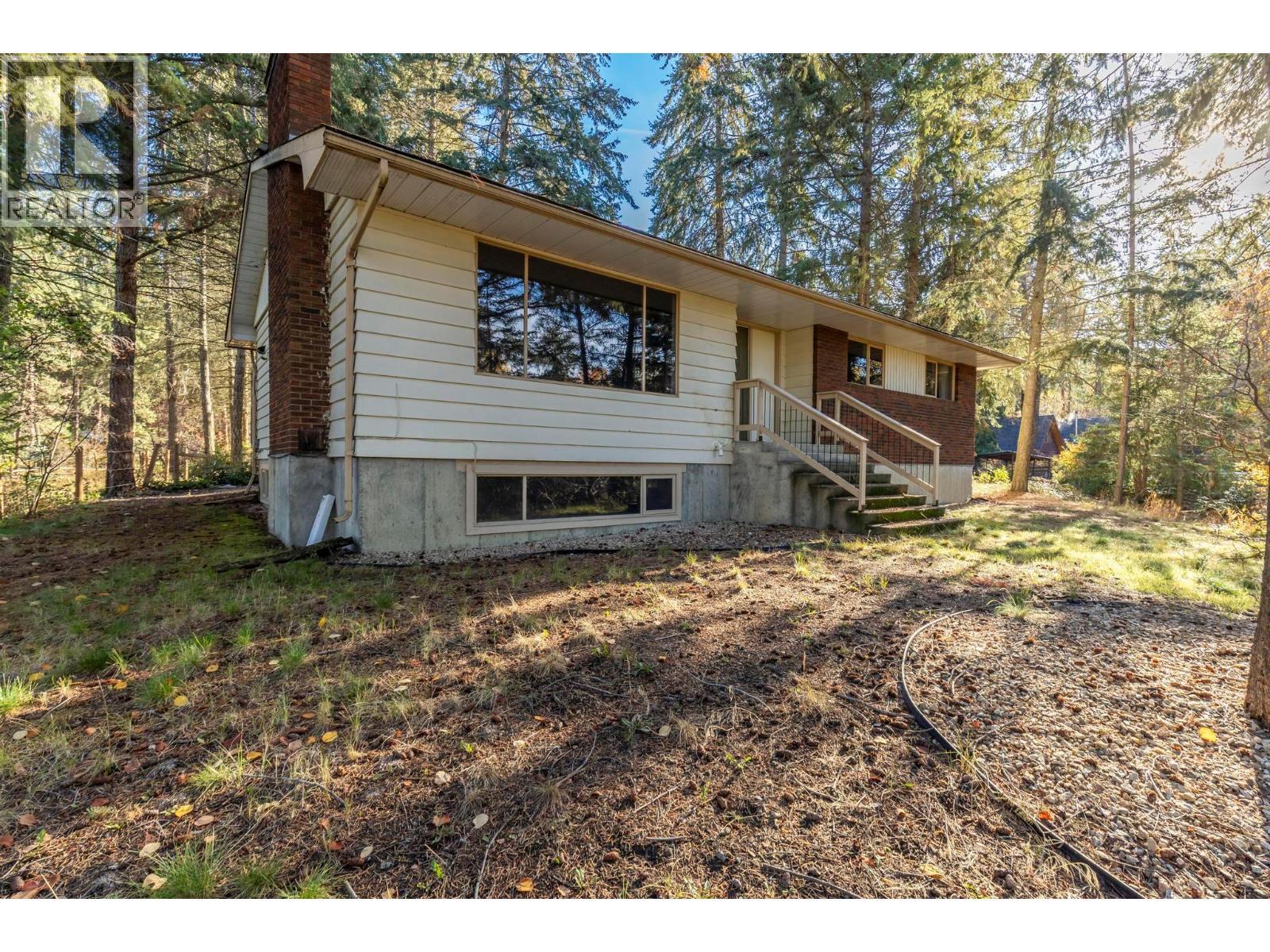 4019 Miller Road, Kelowna, BC - Outdoor