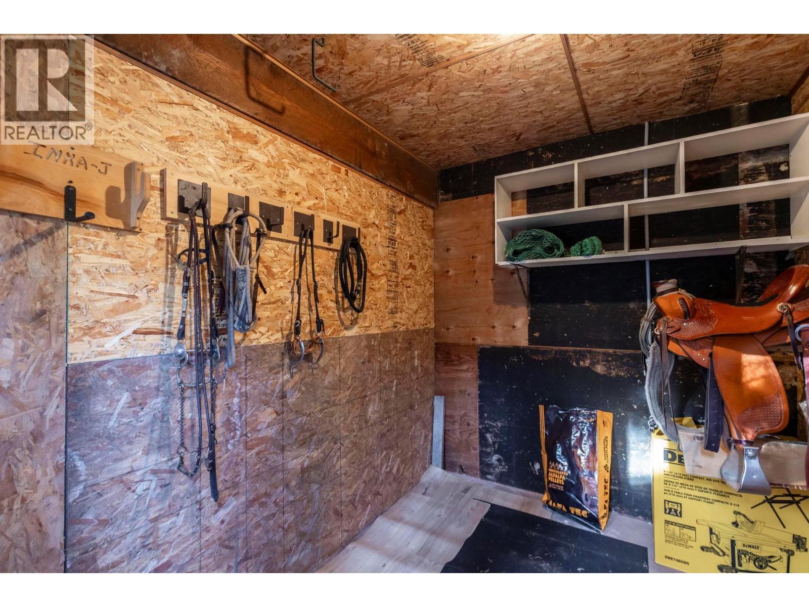 4019 Miller Road, Kelowna, BC - Indoor