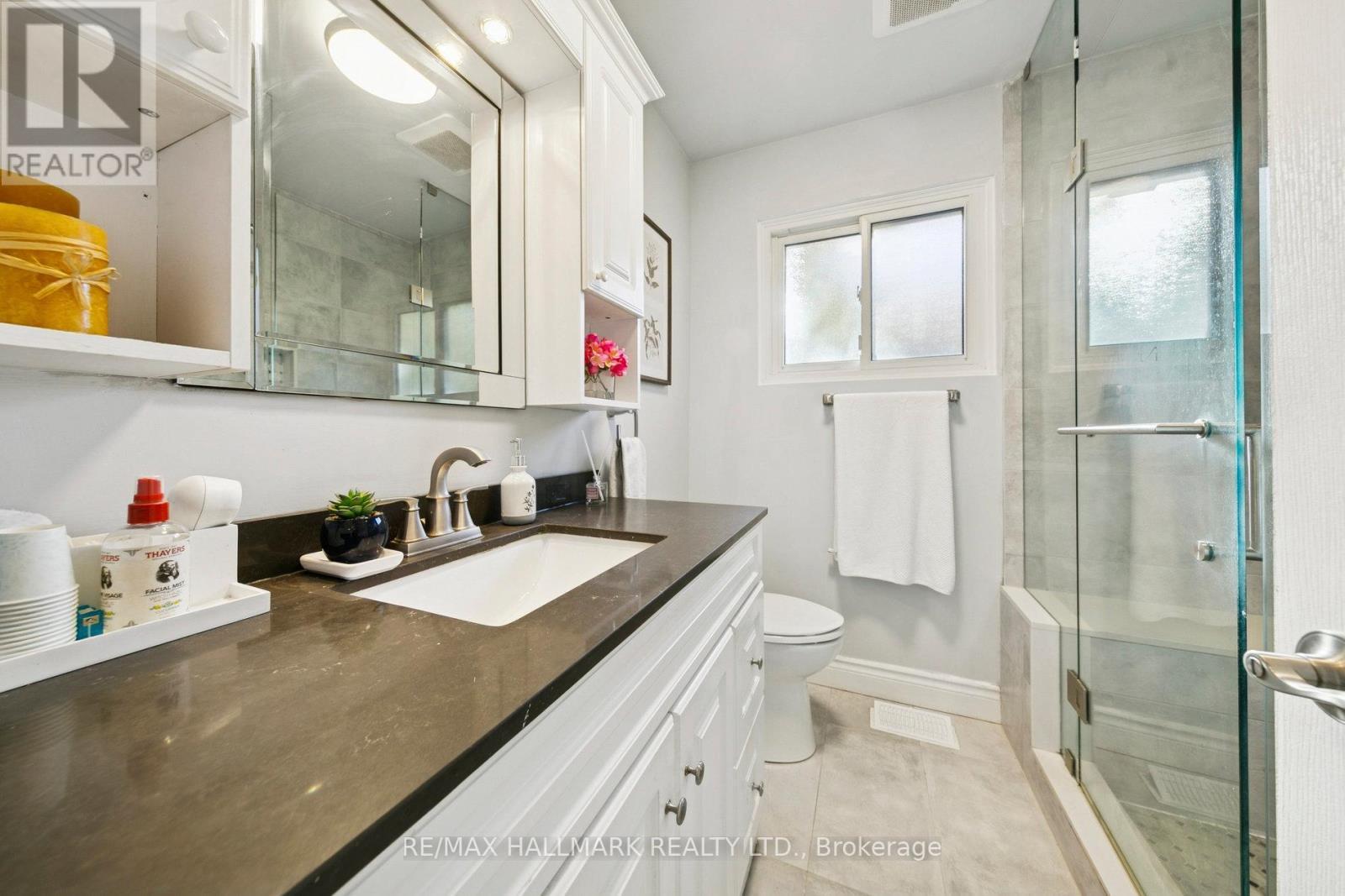 2251 Carol Road, Oakville, ON - Indoor Photo Showing Bathroom