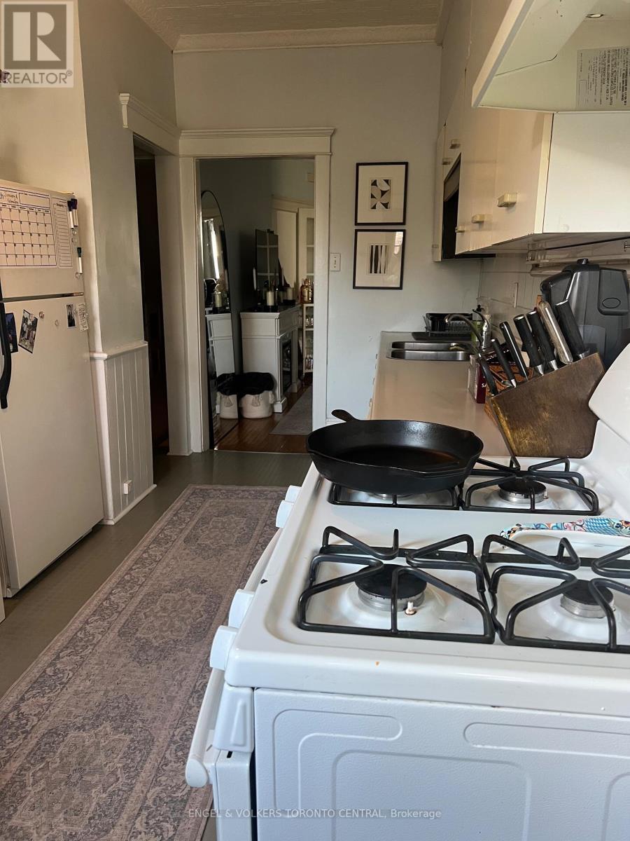 591 Pape Avenue, Toronto, ON - Indoor