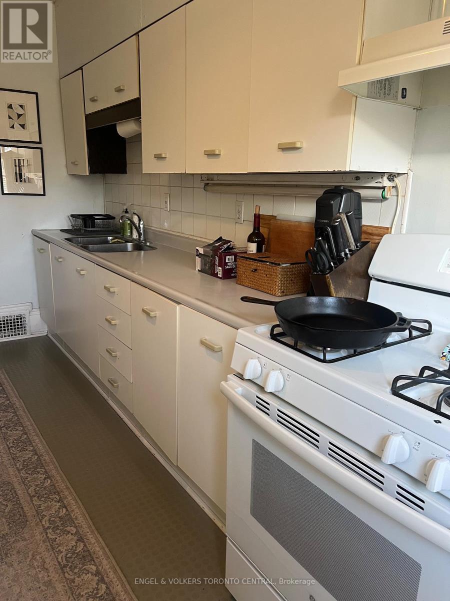 591 Pape Avenue, Toronto, ON - Indoor Photo Showing Kitchen With Double Sink