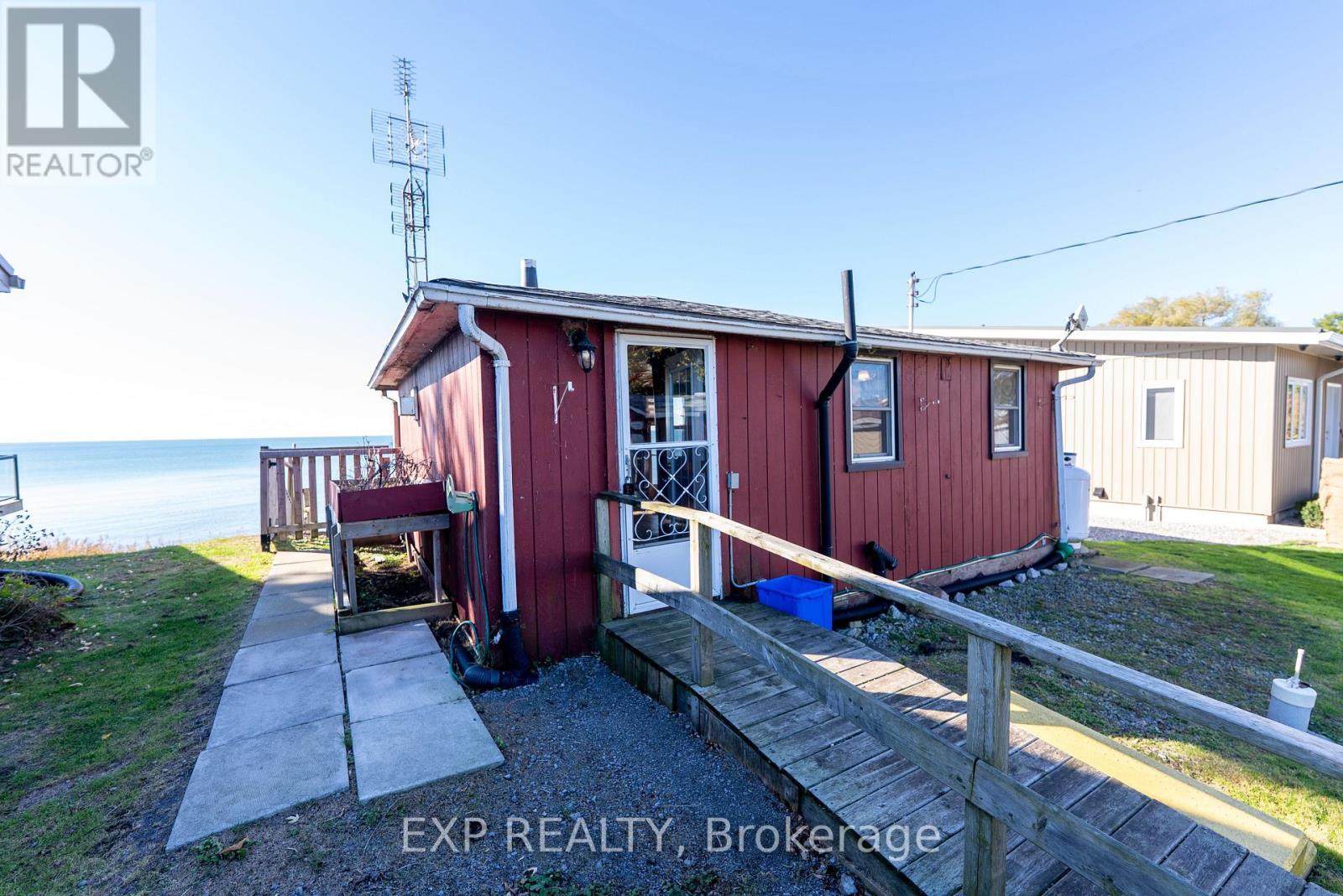 370 South Coast Drive, Haldimand, ON - Outdoor With Exterior