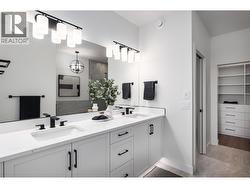 **Showhome photos - Actual home may differ in design, finishes, and features** -