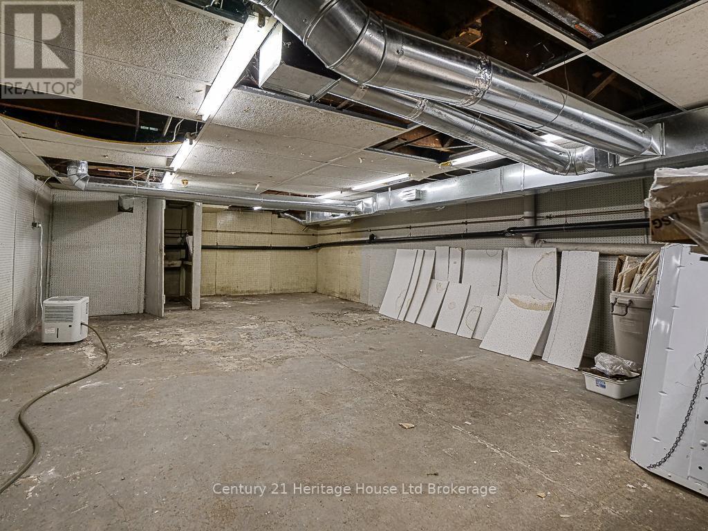 11 Riddell Street, Woodstock (Woodstock - North), ON