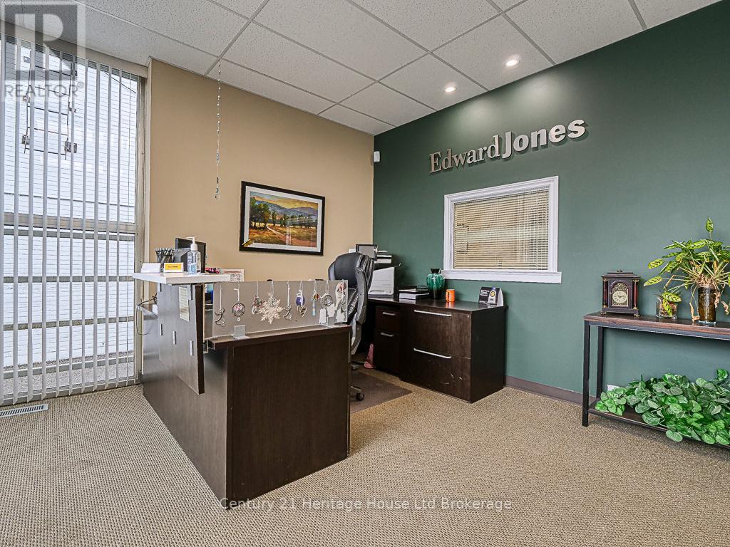 11 Riddell Street, Woodstock (Woodstock - North), ON